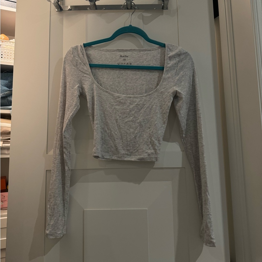 Bo + Tee by Oh Polly - Grey Longsleeve Cropped Shirt